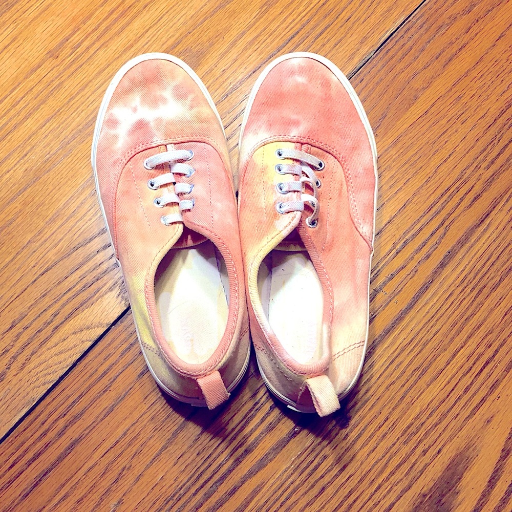 Girls tie-dyed Old Navy sneakers.